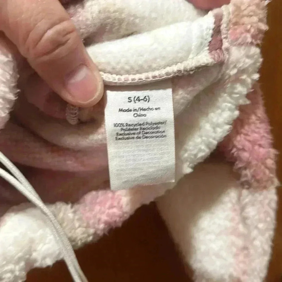 Girls fuzzy jacket pull over size small - Picture 6 of 6